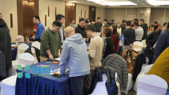 为企业和决策者供给AI搜级人才培育